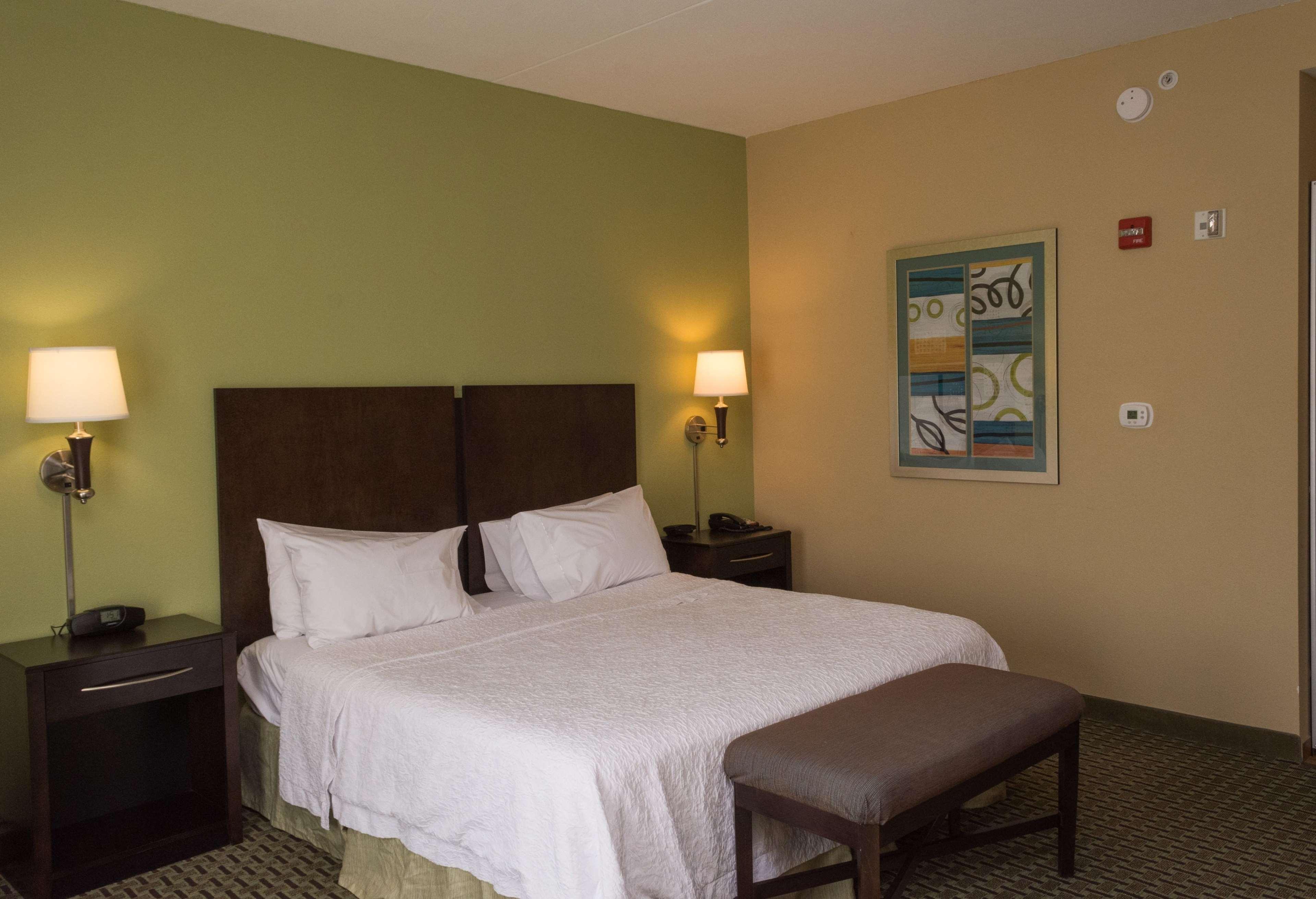 Hampton Inn Дандрижд Екстериор снимка