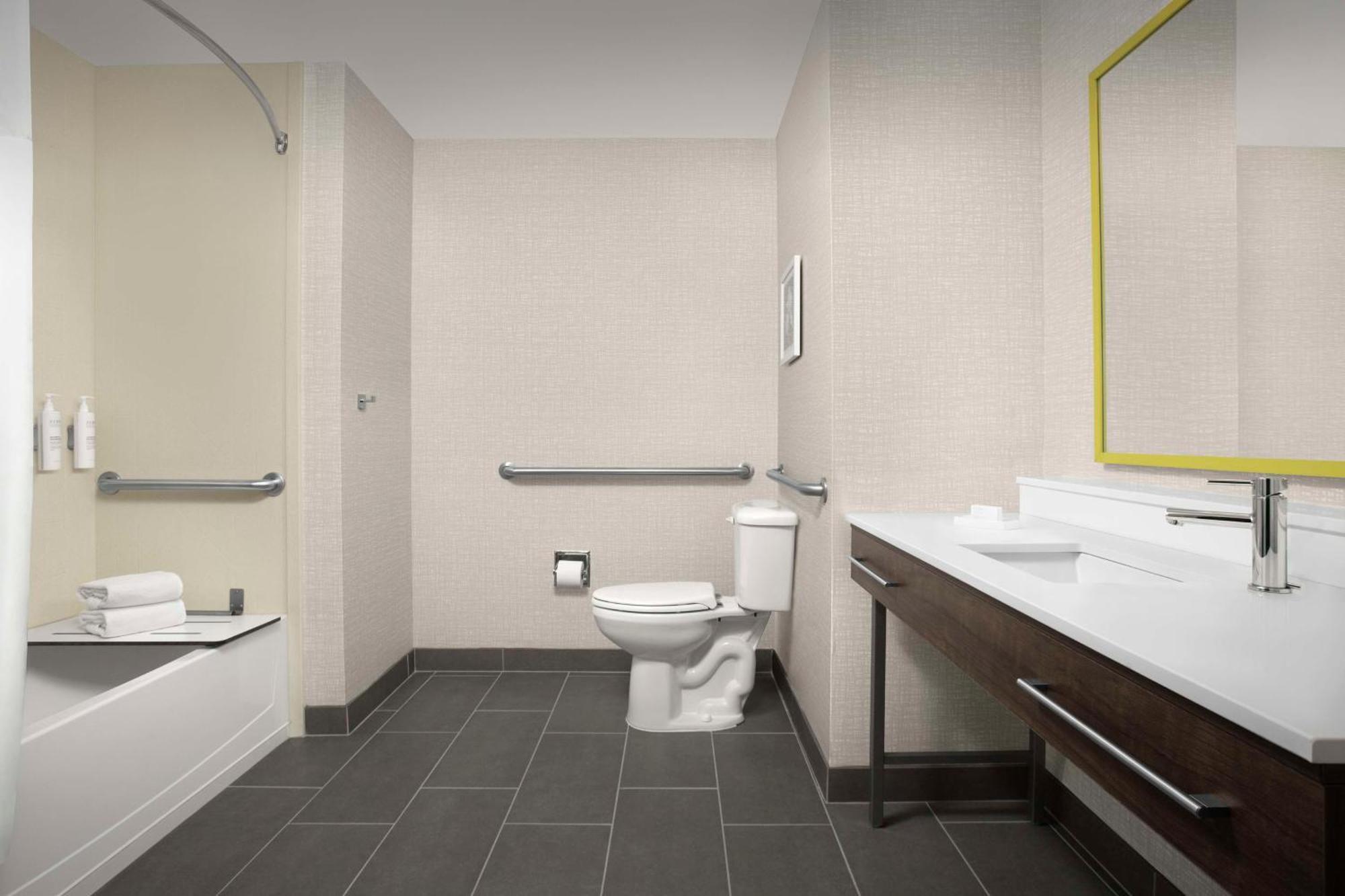 Hampton Inn Дандрижд Екстериор снимка