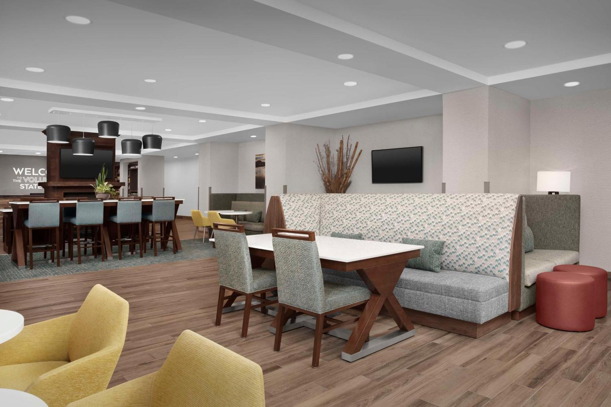 Hampton Inn Дандрижд Екстериор снимка