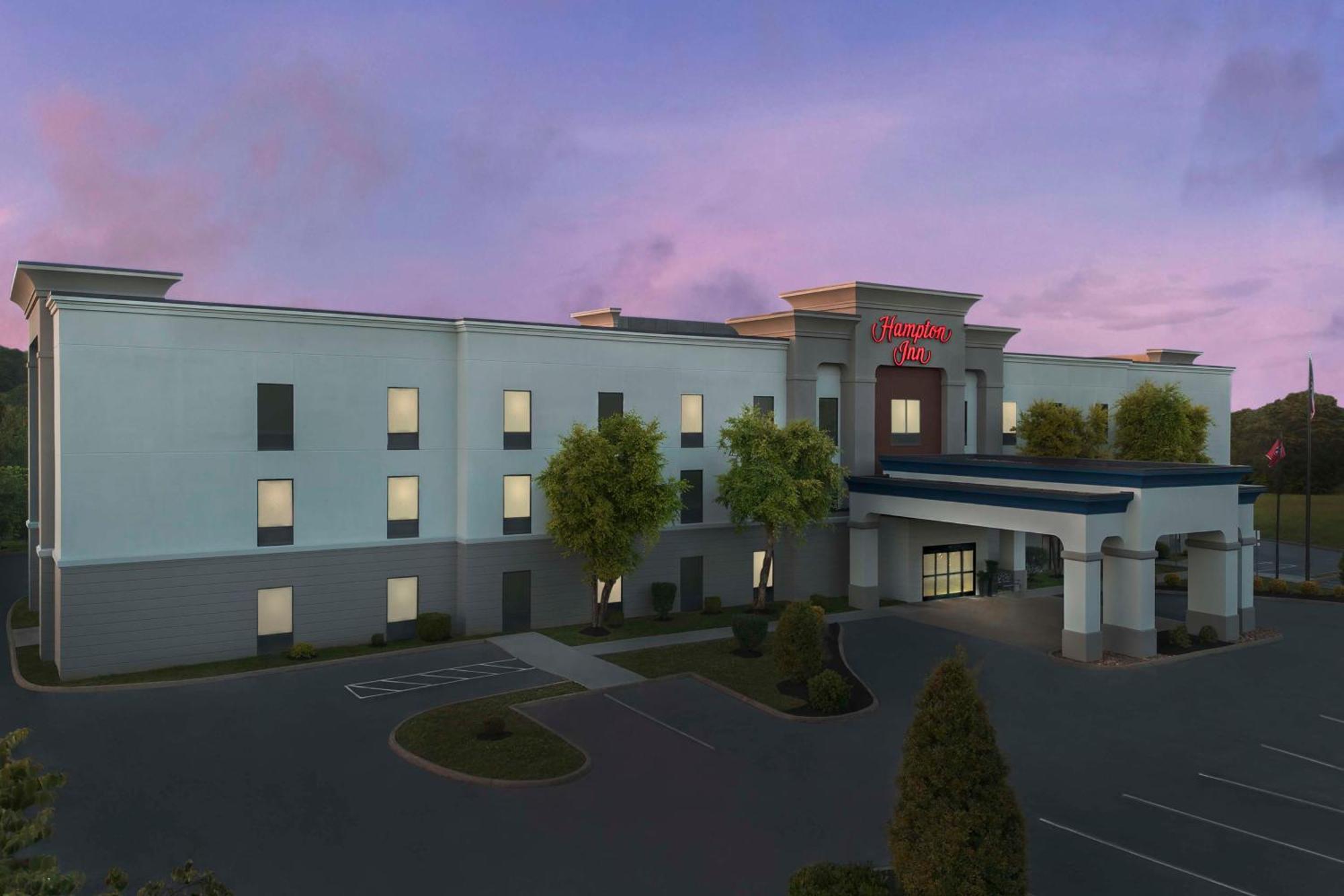 Hampton Inn Дандрижд Екстериор снимка
