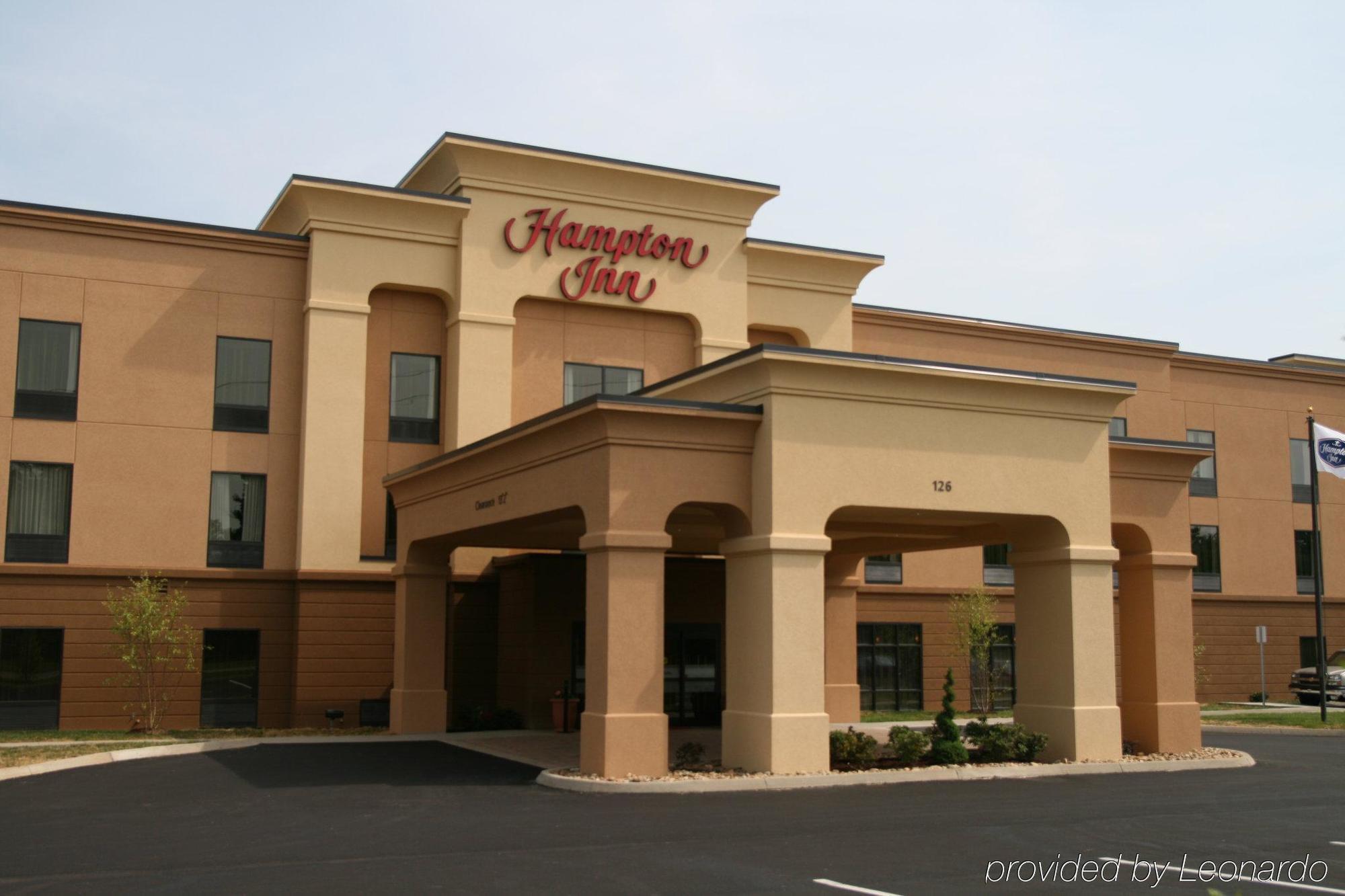 Hampton Inn Дандрижд Екстериор снимка