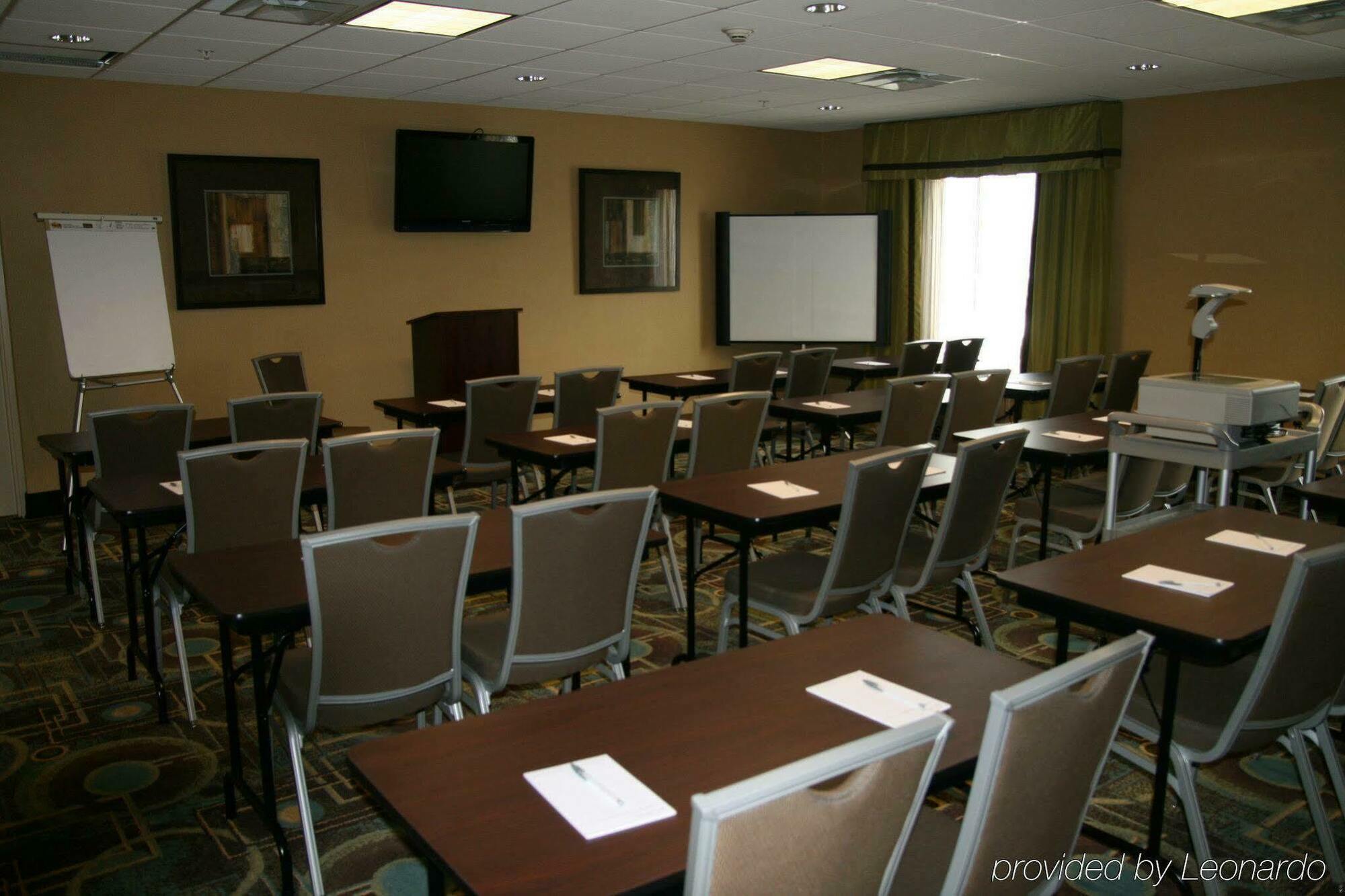 Hampton Inn Дандрижд Съоръжения снимка